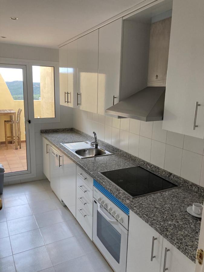 2 Bed Penthouse Apartment Манилва Экстерьер фото